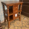 Столик с косичкой по периметру столешницы  